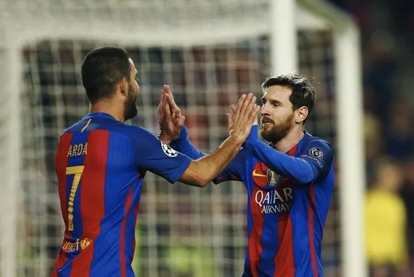 Flaş iddia: Messi, Arda Turan'a selam bile vermiyor-9