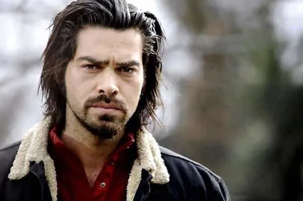 arka-sokaklarin-yildizina-gelen-yeni-dizi-teklifi-olay-cikarir-geri-don-isteklerine-kayitsiz-kalamadi-1678094535295.jpeg Arka Sokaklar'ın yıldızına sevinçten dört köşe edecek teklif! Geri dön isteklerine kayıtsız kalamadı-4