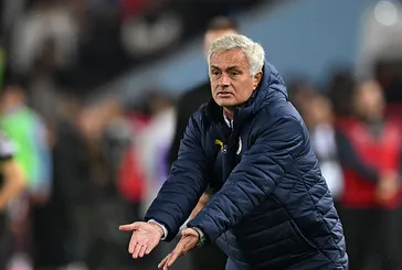 Fenerbahçe’de Jose Mourinho’dan oyuncularına çok sert sözler!