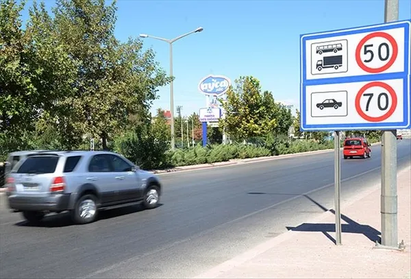 son-dakika-icisleri-bakani-suleyman-soyludan-flas-aciklama-otoyollarda-hiz-limiti-artiyor-tarih-belli-oldu-1651753965370.jpg SON DAKİKA! İçişleri Bakanı Süleyman Soylu'dan flaş açıklama! Otoyollarda hız limiti artıyor! Tarih belli oldu-3