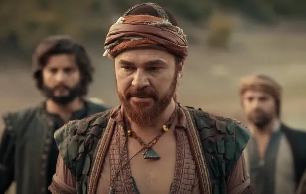 barbaroslarda-ayrilik-kol-geziyor-defteri-duruldu-seyircisi-soku-yasayacak-arkasini-donup-gidiyor-1633941389988.jpg Barbaroslar'da ayrılık kol geziyor! Defteri dürüldü seyircisi şoku yaşayacak arkasını dönüp gidiyor-7