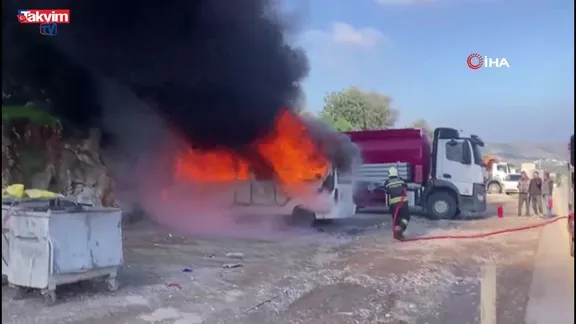 Minibüs alev alev yandı