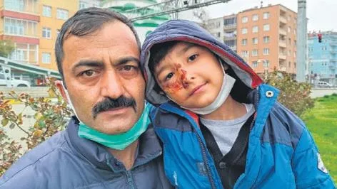 Sürekli şov peşinde: Parayı aldı intihar etmedi (Yaşam haberleri)-11