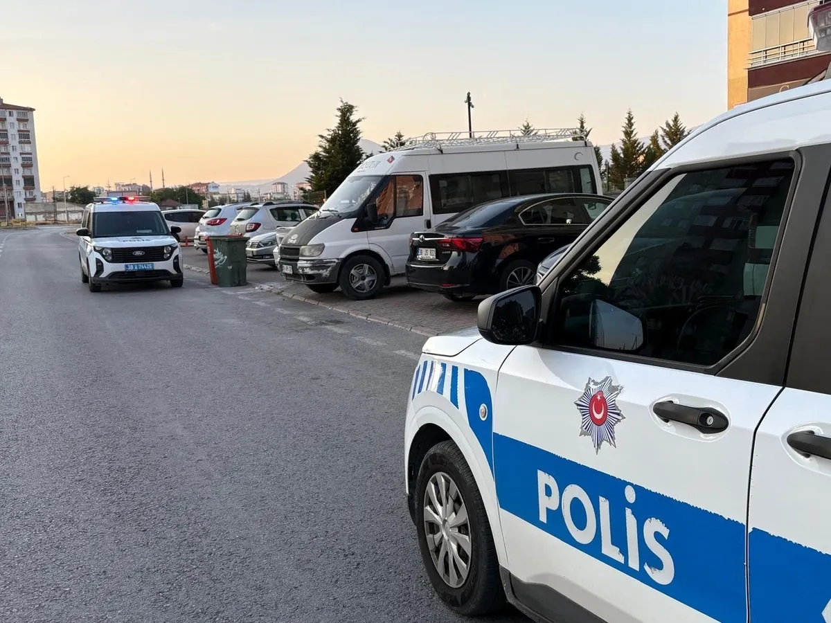 1782107588280.jpeg Kayseri'de evde ölü bulunan kişi için soruşturma | Cansız bedenine babası ulaştı-3