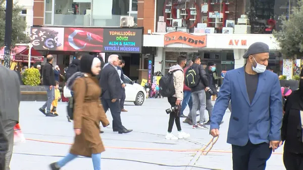 afrika-uyruklu-grup-ile-seyyar-fotografcilar-birbirlerine-girdi-1650180672418.jpg Afrika uyruklu grup ile seyyar fotoğrafçılar birbirlerine girdi!-7