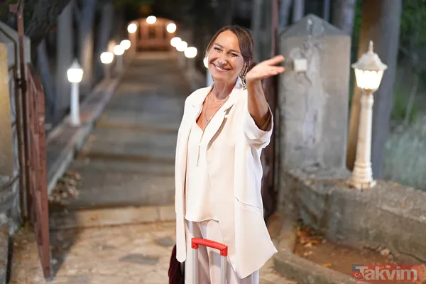 Demet Akbağ’ın gözlerden uzak büyüttüğü oğlunu gören şaşıp kaldı: Kendini doğurmuş! - 2