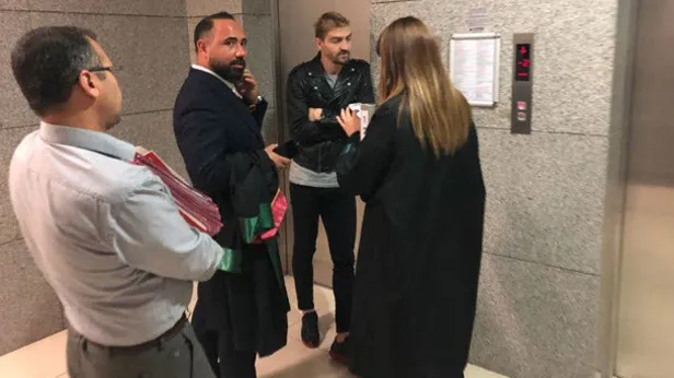 Mete Kalkavan'a küfür davasında Caner Erkin hakim karşısına çıktı-1