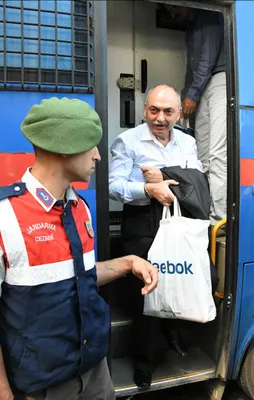 FETÖ'cüler mahkemeye sırıta sırıta geldiler