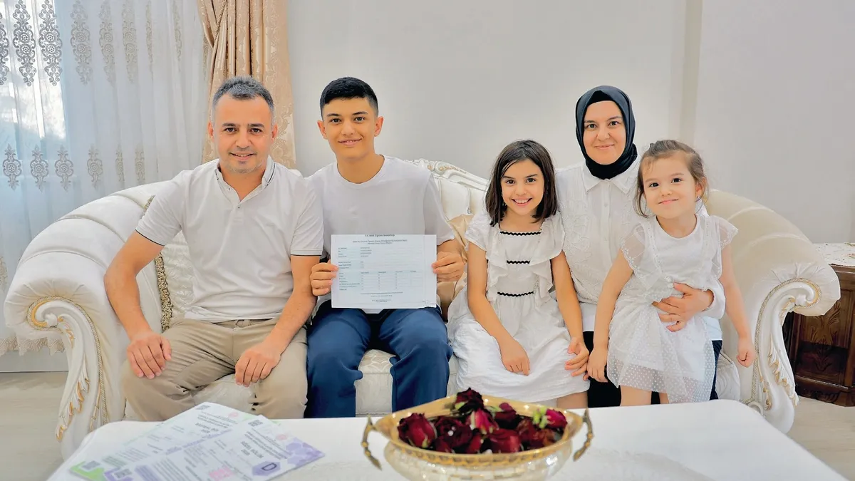 Yunus Eymen Demirkaynak LGS'de 500 tam puan alarak Türkiye birincisi oldu