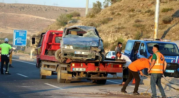 kayseride-otomobilin-refuje-carparak-takla-atti-5-yarali-1626721132966.jpeg Kayseri'de otomobilin refüje çarparak takla attı! 5 yaralı-2