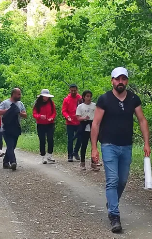 Yılda 15 gün görülüyor! Herkes görmek için kilometrelerce yol yürüyor