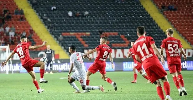 Gaziantep FK sahasında Antalyaspor’u 2-0 mağlup etti