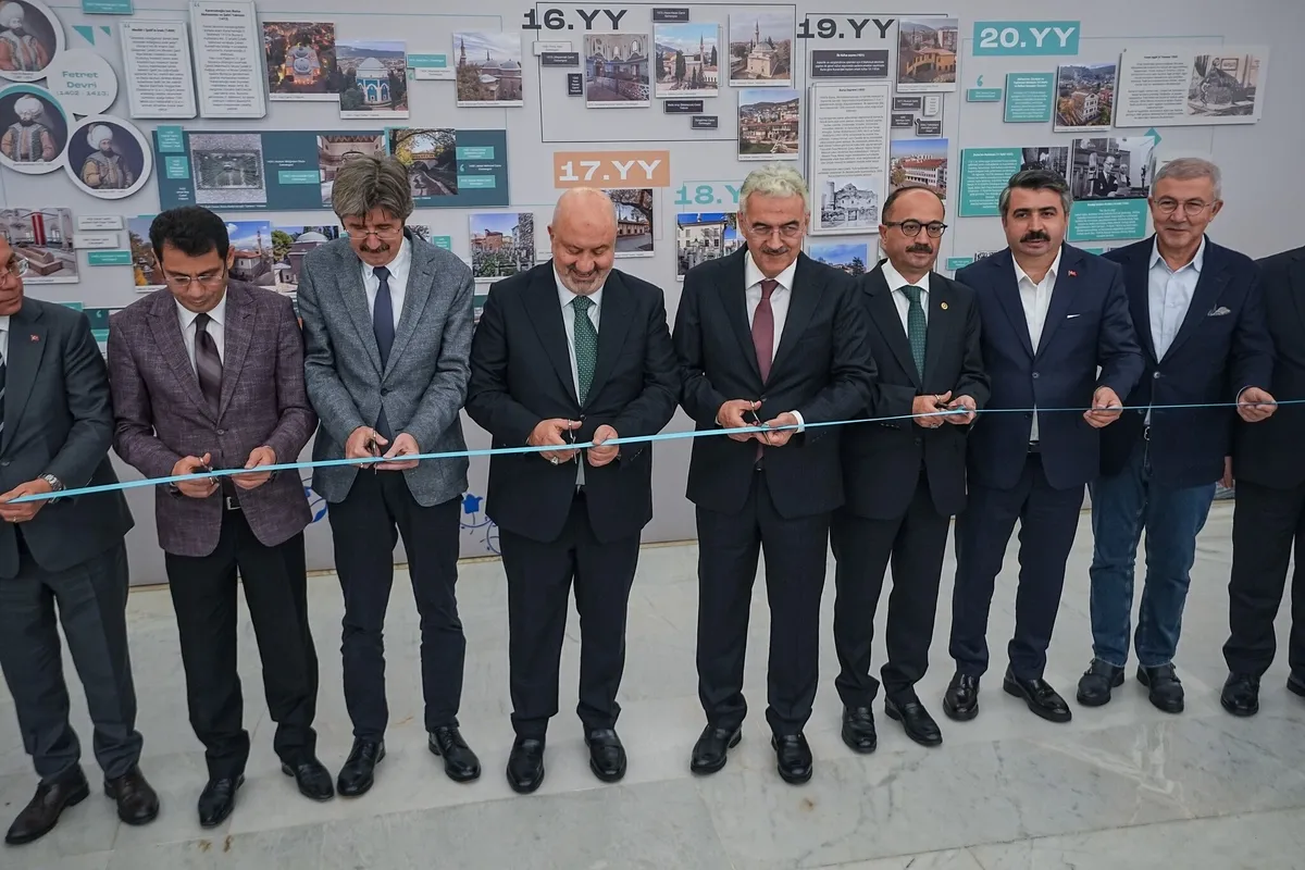 1789741106961.jpeg Vakıf Katılım'dan Bursa'ya anlamlı miras: "Bir Rüyanın İzinde" sergisi ziyarete açıldı-6