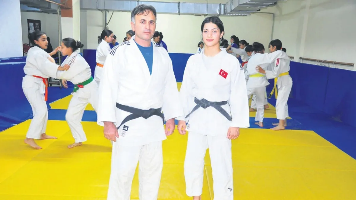 Manisa’da lise öğrencisi Ayla Akkaya judoda Türkiye ve uluslararası şampiyonluklar kazandı