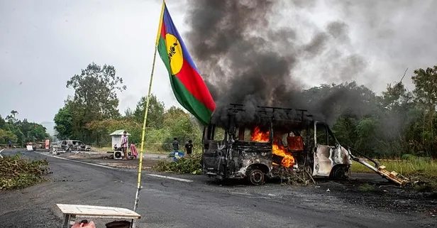 Yeni Kaledonya’da sular durulmuyor! Okullar kundaklandı tahliye başladı: Macron yola çıktı