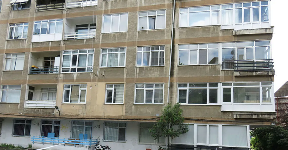 Kadıköy'de 6 katlı bina boşaltıldı