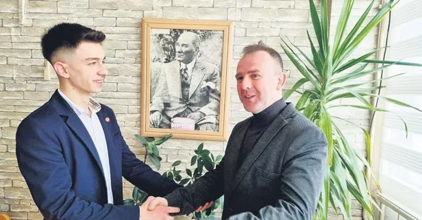 Türkiye’de 18,19 ve 20 yaşında muhtar olan üç genç, yerel seçim tarihine geçti