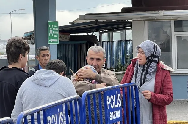 Bartın’da acı gün! Yakınlarını bekleyen vatandaşlar konuştu: "Yakınımızın emekliliğine 1 yıl vardı"