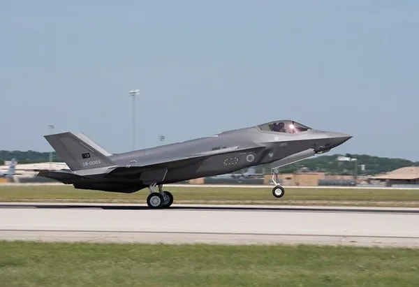 Türk F-35’lerinin ilk uçuşu görüntülendi!-4