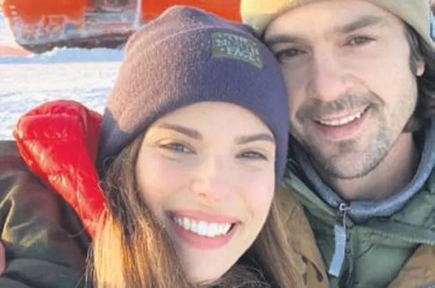 Larissa ile Burak Gacemer çiftinden eksi 11 derece soğukta aşk pozu