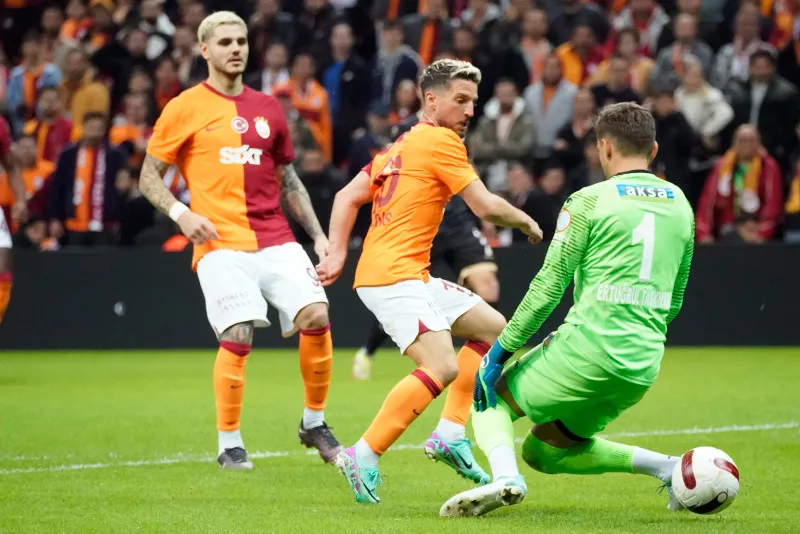 GALATASARAY HABERİ - Davinson Sanchez Manchester United maçında oynayabilecek mi? İşte yanıtı - 5