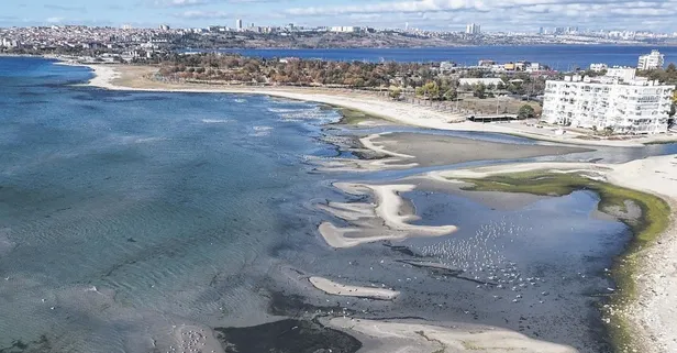 Küçükçekmece’de deniz çekildi balıkçı kıpırdayamadı!