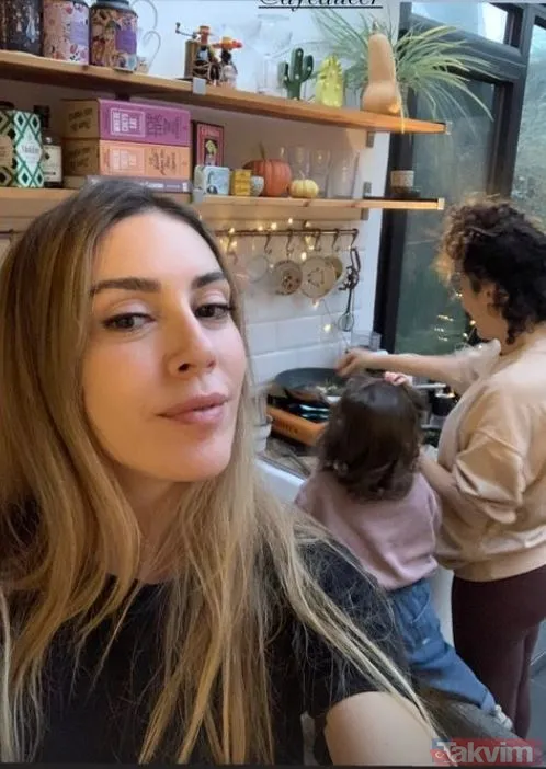 Sinem Kobal'ın kızı Leyla'yla anne-kız kombini sosyal medyayı salladı! Sinem Kobal ile Kenan İmirzalıoğlu'nun kızları Leyla 1 yaşında - 28