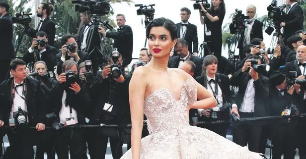 Nedret Taciroğlu’nun Diana Penty'e diktiği tasarım birinci seçildi
