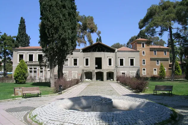 CHP'li İzmir Büyükşehir Belediyesi'nden CHP'li vekilin kardeşine ihale kıyağı