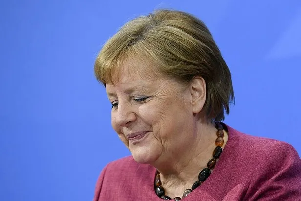 abdnin-danimarkanin-yardimiyla-angela-merkeli-de-izledigi-ortaya-cikti-1622406328253.jpeg ABD'nin Danimarka’nın yardımıyla Angela Merkel’i de izlediği ortaya çıktı!-1