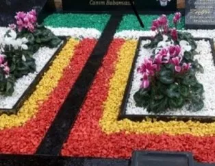 İstanbul’da mezarı PKK renkleriyle süslediler!