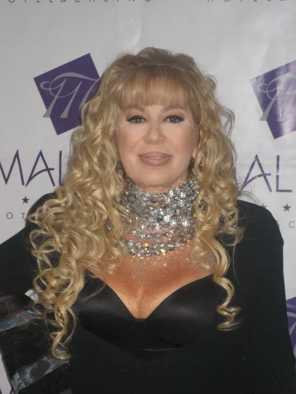 ender-sarac-zerrin-ozere-6-ayda-33-kilo-verdirdi-60-yasinda-109-kilodan-40-bedene-indi-tekerlekli-sandalyeye-m-1701781935567.jpg 60'lık sanatçı 109 kilodan 76'ya indi! 6 ayda 33 kilo verdiren Zerrin Özer diyeti! Ender Saraç'ın sihirli kürü-6