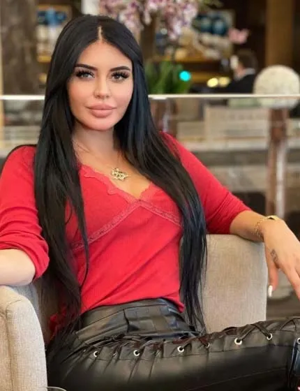 estetiksiz-hali-soke-etti-eski-halini-gorenler-taniyamadi-ebru-polat-kimdir-kac-yasinda-aslen-nereli-iste-eski-sevgilileri-1634627460647.jpg Ebru Polat kimdir? Kaç yaşında? Aslen nereli? İşte eski sevgilileri... Estetiksiz hali şoke etti, eski halini görenler tanıyamadı!-2