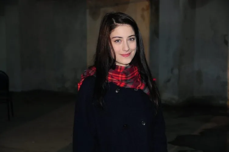 Hazal Kaya, saplantılı hayranından yine şikayetçi oldu