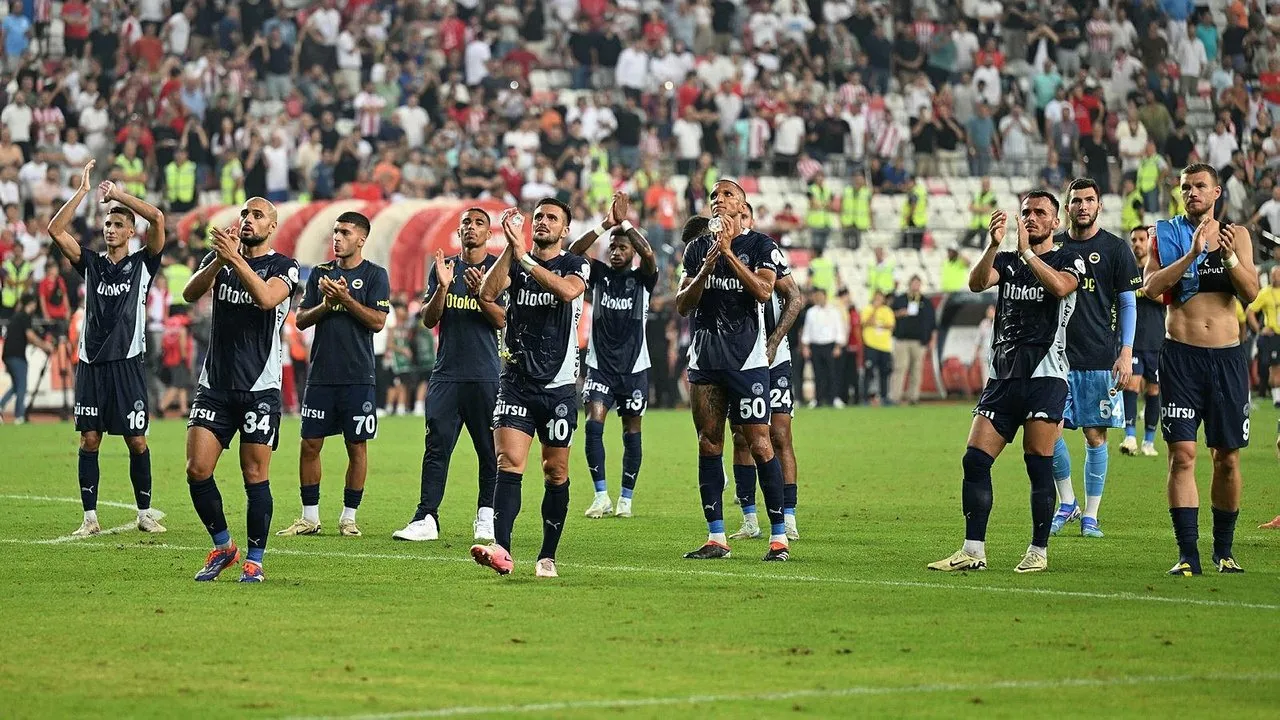 Fenerbahçe’de 2 yeni transfere veda!