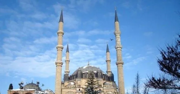 Şehir eşkıyalarından tarihi ayıp! Selimiye Camii’ne zarar verdiler...