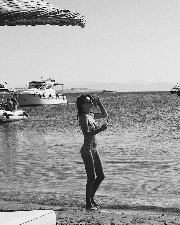 Arka Sokaklar'dan ayrıldı kendinden geçti Zeliş'ten bikini şov! Tecavüz sahneleri yürek yakmıştı Yüsra Geyik hayran bıraktırıyor-5