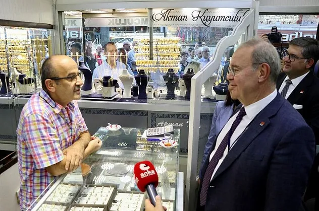 Sokağa çıkacak yüzleri yok, her yerde tepkiyle karşılanıyorlar! Vatandaştan CHP'li Burjuva Faik'e: Toplumun sinir uçlarıyla oynamayın