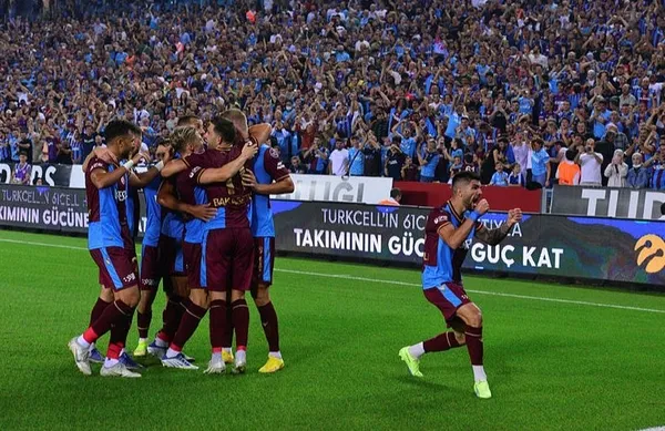 trabzonspor-uefa-avrupa-ligi-eslesmelerinden-memnun-kaldi-1661520580236.jpg