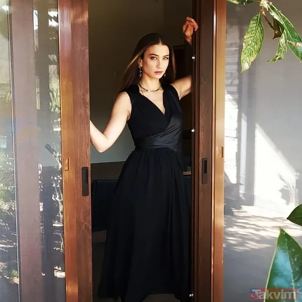 EDHO'nun Ömür Façalı'sı Ceren Benderlioğlu kumsal pozlarıyla yaktı kavurdu! Beyaz minisi ile nefes kesti güzelliği göz kamaştırdı - 3