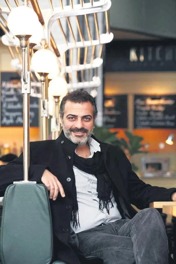 Muhalif ünlülerden Sermiyan Midyat'ın paylaşımı linçci tayfayı şaşırttı! Yıllardır Türkiye’yi eleştiriyordu...-4