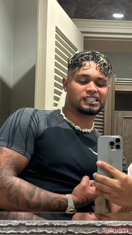 Lvbel C5, Süleyman Burak Bodur Kimdir? Lvbel C5 (Gerçek Adıyla Süleyman Burak Bodur), 20 Nisan 2001'De Sakarya'da Doğmuş Türk Rapçi Ve Söz Yazarıdır.