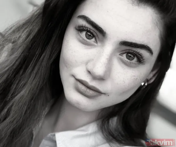 Kuruluş Osman’ın Bala Hatun’u Özge Törer kırmızılar içinde poz verdi! Güzelliği ile kendine hayran bıraktı - 3