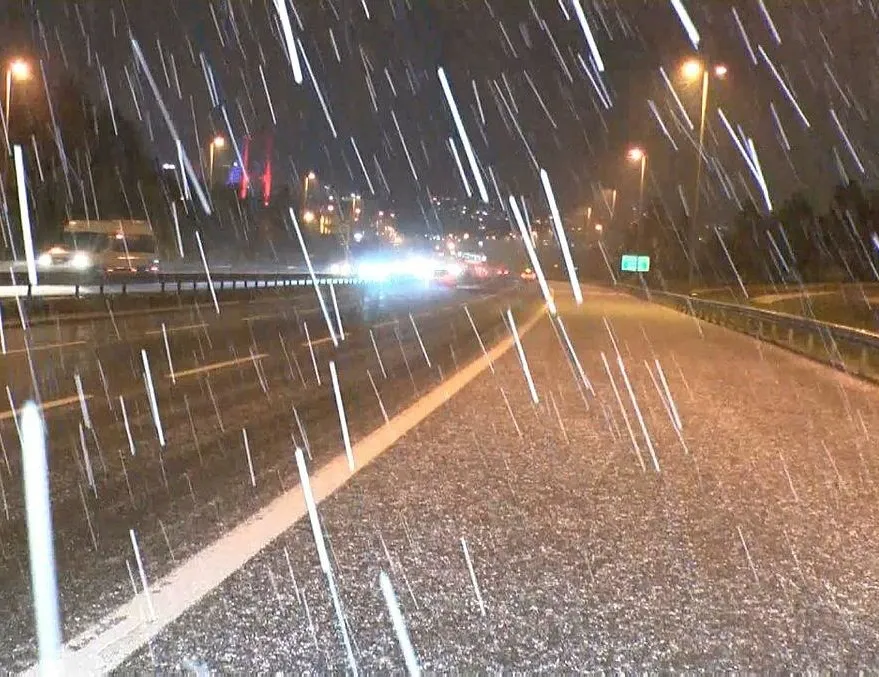 İstanbul’da kar yağışı başladı!