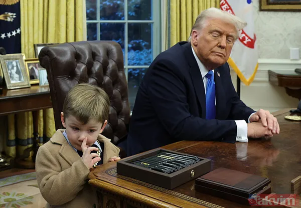 X'in Oval Ofis'te Trump'ın Yanında Burnunu Karıştırdığı Ve Omzuna Çıktığı Babasının Kulaklarını Kapattığı Anlar Çok Konuşulmuştu.