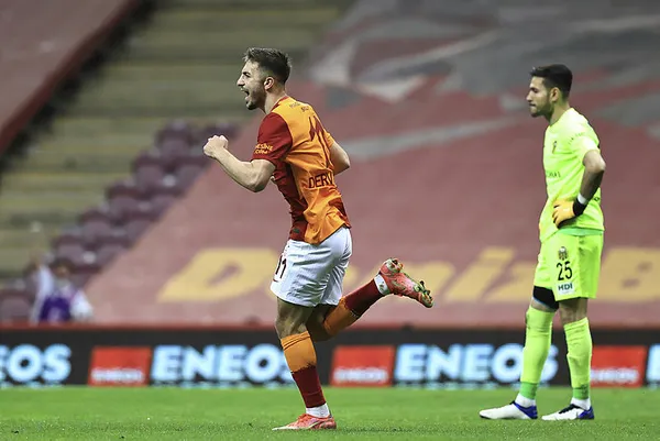1628671514413.jpg Galatasaray'a büyük müjde! Brentford'tan Halil Dervişoğlu'nun önünü açan transfer...-2