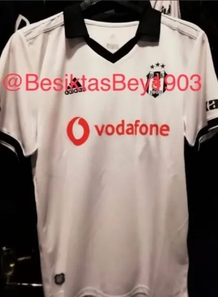 Beşiktaş'ın yeni sezon formaları basına sızdı! İşte Beşiktaş'ın 2018-2019 sezonu formaları-1