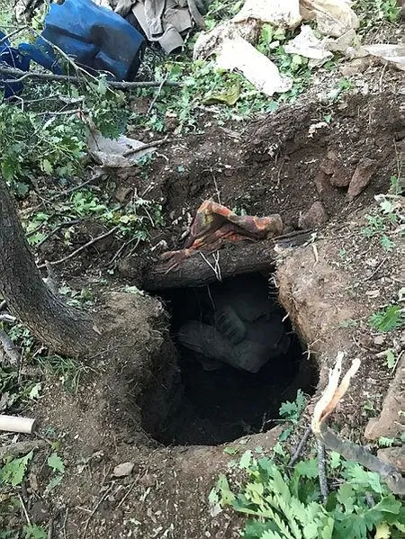 Son dakika: Bitlis'te SİHA'ların tespit ettiği PKK'lı teröristlere ait malzemeler imha edildi-1