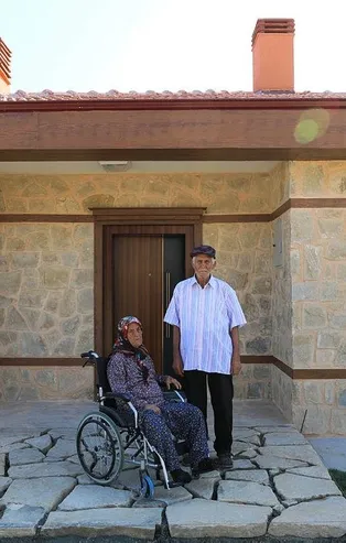 Türkiye 15 günde ev yaptı Almanya 2 ay oldu elektrik veremedi