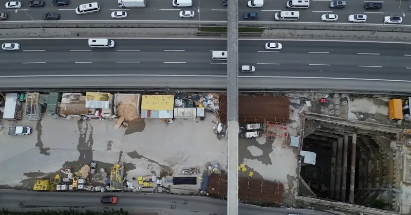 algi-belediyeciligi-tam-gaz-imamoglunun-acilis-toreni-duzenledigi-sancaktepe-sultanbeyli-metro-hattinin-insaat-1710590567654.jpg Algı belediyeciliği tam gaz! İmamoğlu'nun açılış töreni düzenlediği Sancaktepe-Sultanbeyli Metro Hattının inşaatının bitmediği ortaya çıktı-4